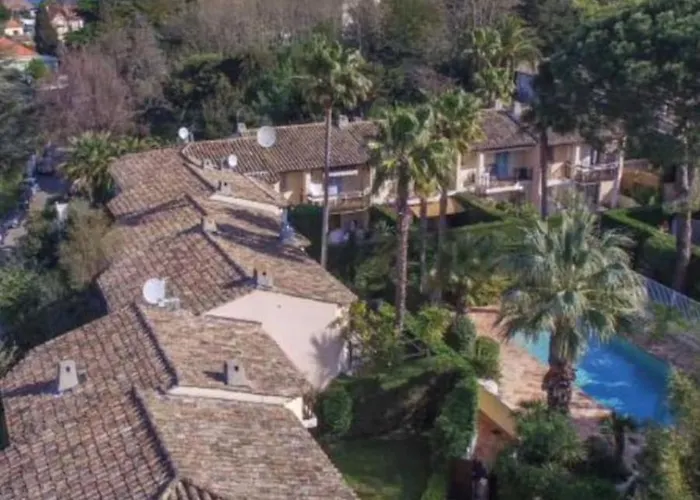 House 95m In A Quiet Area In סן טרופז