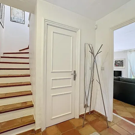 House 95m In A Quiet Area In * Saint-Tropez