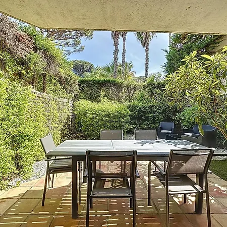 Hébergement de vacances House 95m In A Quiet Area In